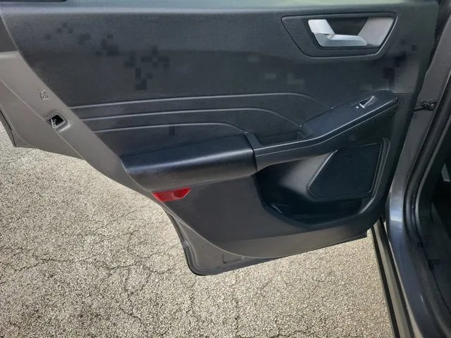 2025 Ford Escape ST-Line photo 13