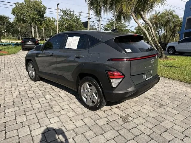 2024 Hyundai Kona SE photo 34