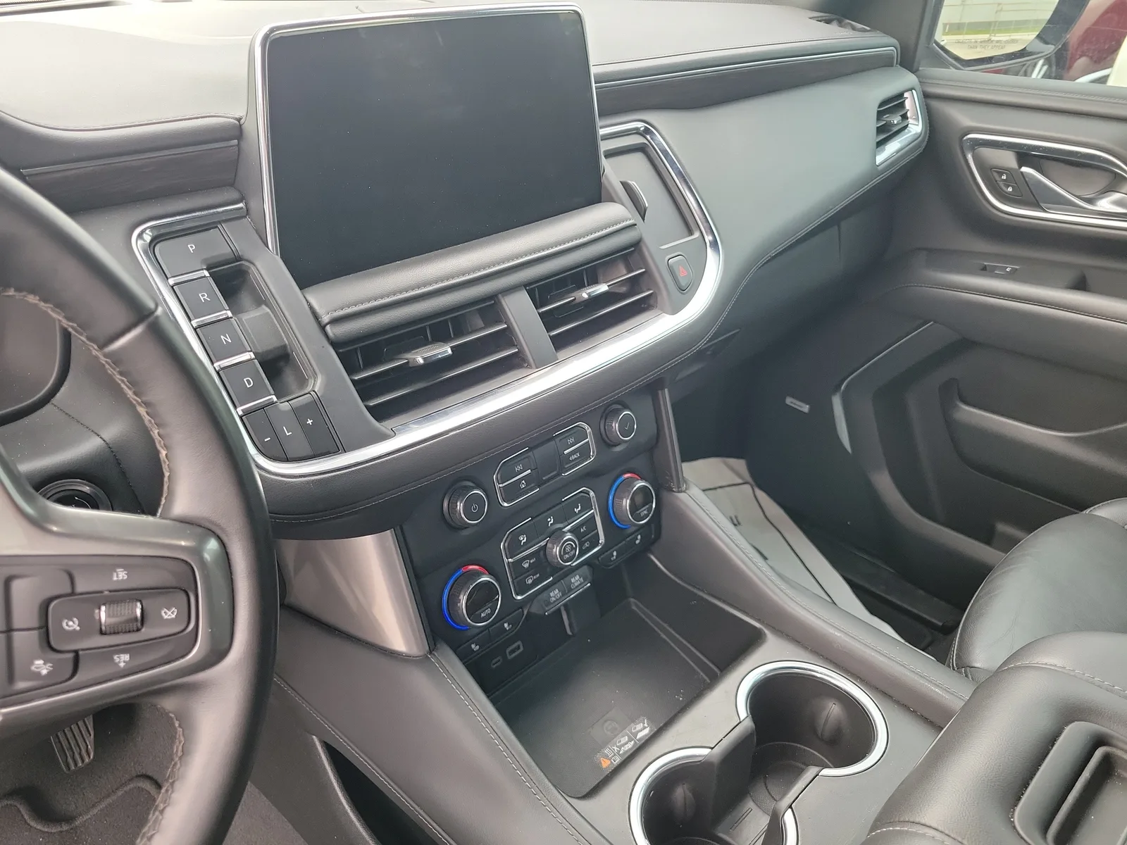 2024 Chevrolet Suburban LT photo 15