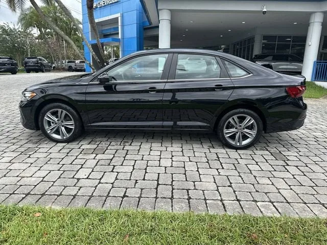 2024 Volkswagen Jetta SE photo 32