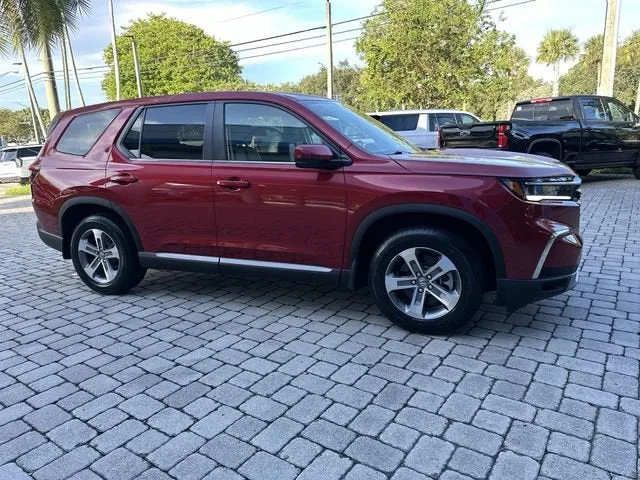 2024 Honda Pilot EX-L 7 Passenger photo 15