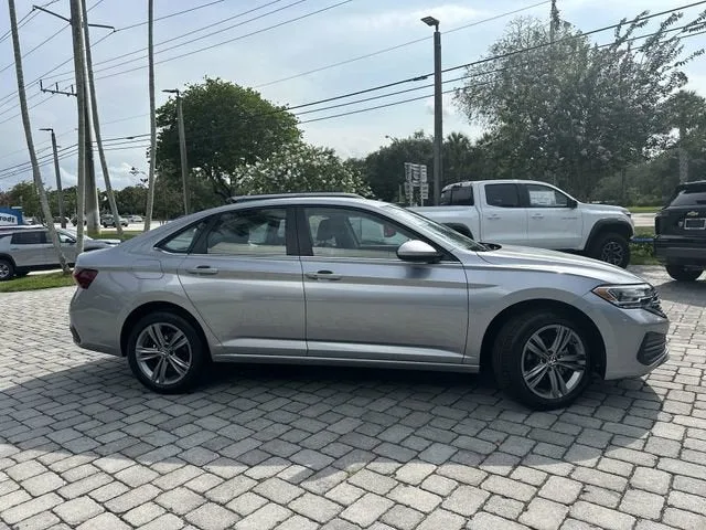 2024 Volkswagen Jetta SE photo 19