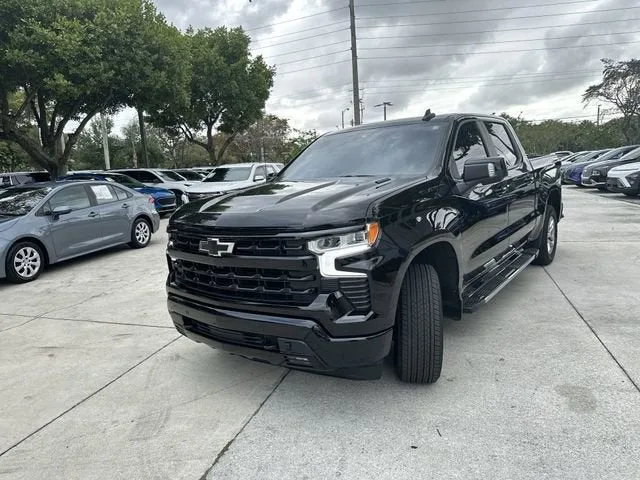 2024 Chevrolet Silverado 1500 RST photo 17