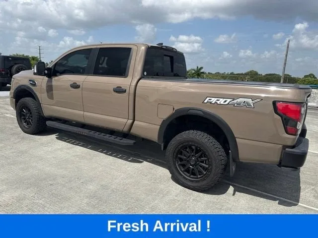 2023 Nissan Titan XD PRO-4X photo 18