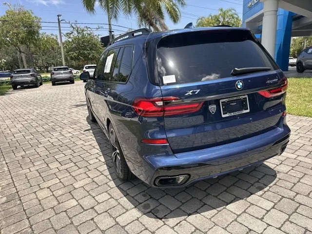 2021 BMW X7 xDrive40i photo 35