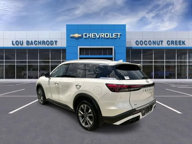 2023 INFINITI QX60 LUXE photo 6