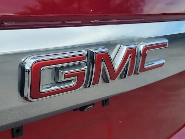 2024 GMC Yukon Denali photo 10