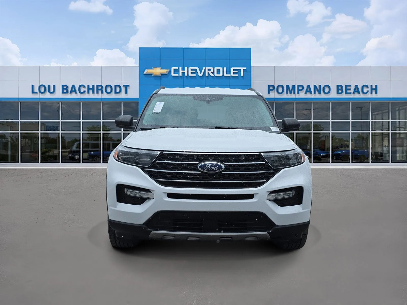 2024 Ford Explorer XLT photo 2