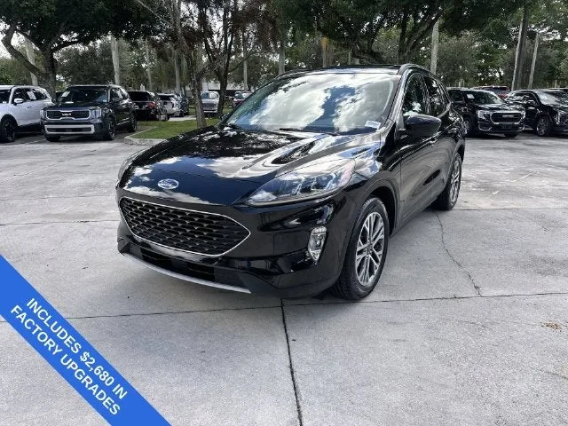 2022 Ford Escape SEL photo 20
