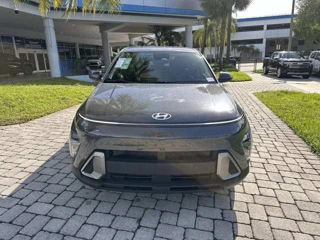 2024 Hyundai Kona SE photo 18