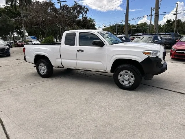 2022 Toyota Tacoma 2WD SR photo 15