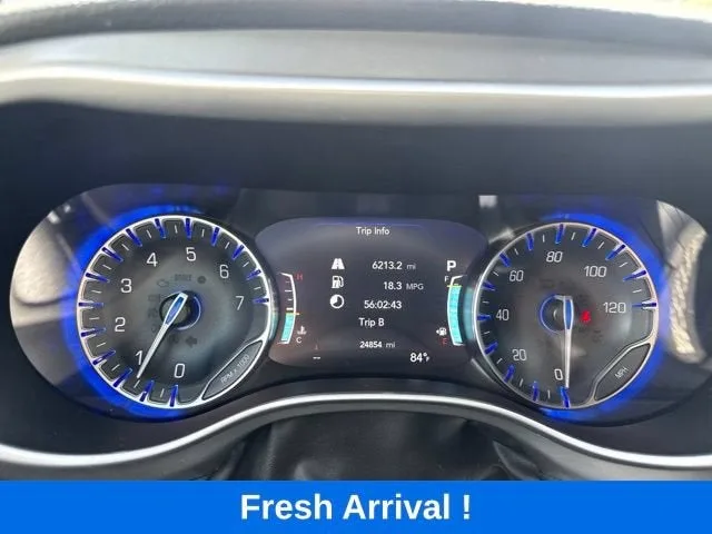 2025 Chrysler Pacifica Select photo 6