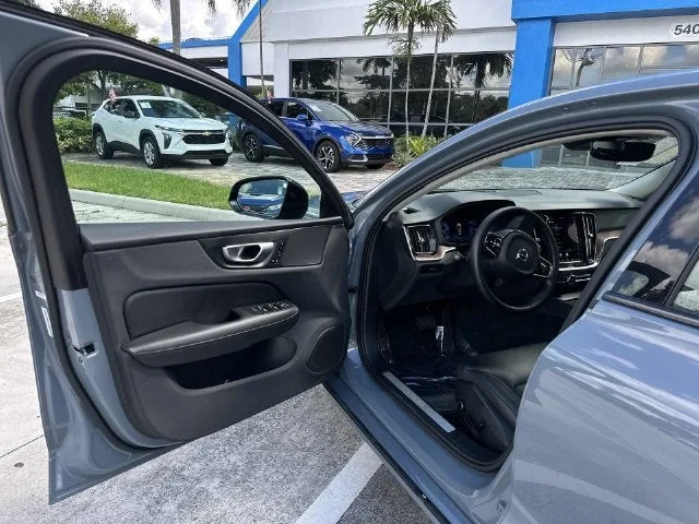 2024 Volvo S60 Plus Dark Theme photo 22