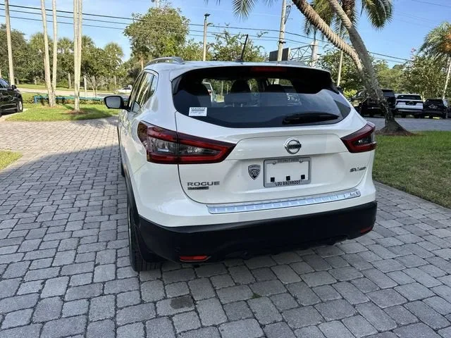 2022 Nissan Rogue Sport SV photo 34