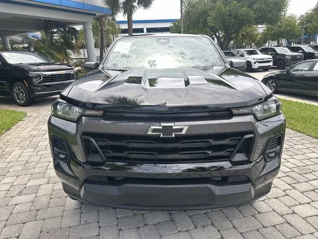 2024 Chevrolet Colorado LT photo 39