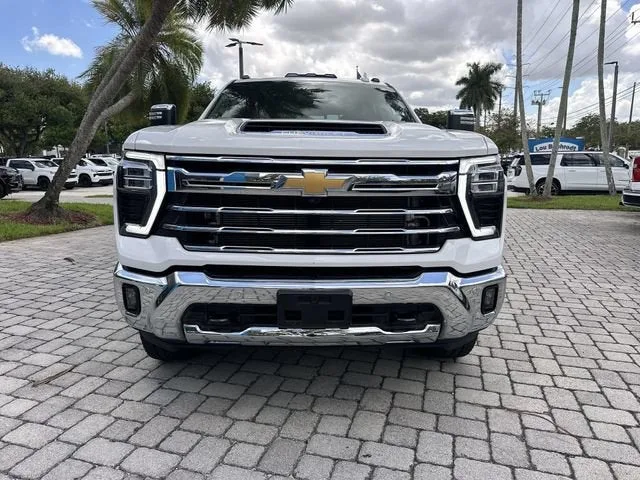 2024 Chevrolet Silverado 3500 HD LTZ photo 19