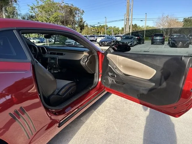 2015 Chevrolet Camaro LT photo 23