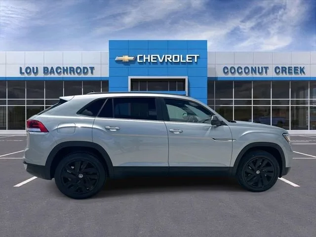 2022 Volkswagen Atlas Cross Sport 2.0T SE w/Technology photo 9