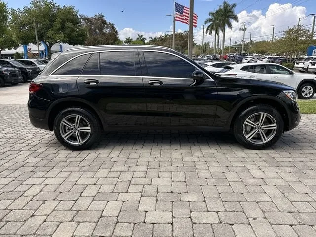 2022 Mercedes-Benz GLC GLC 300 photo 14