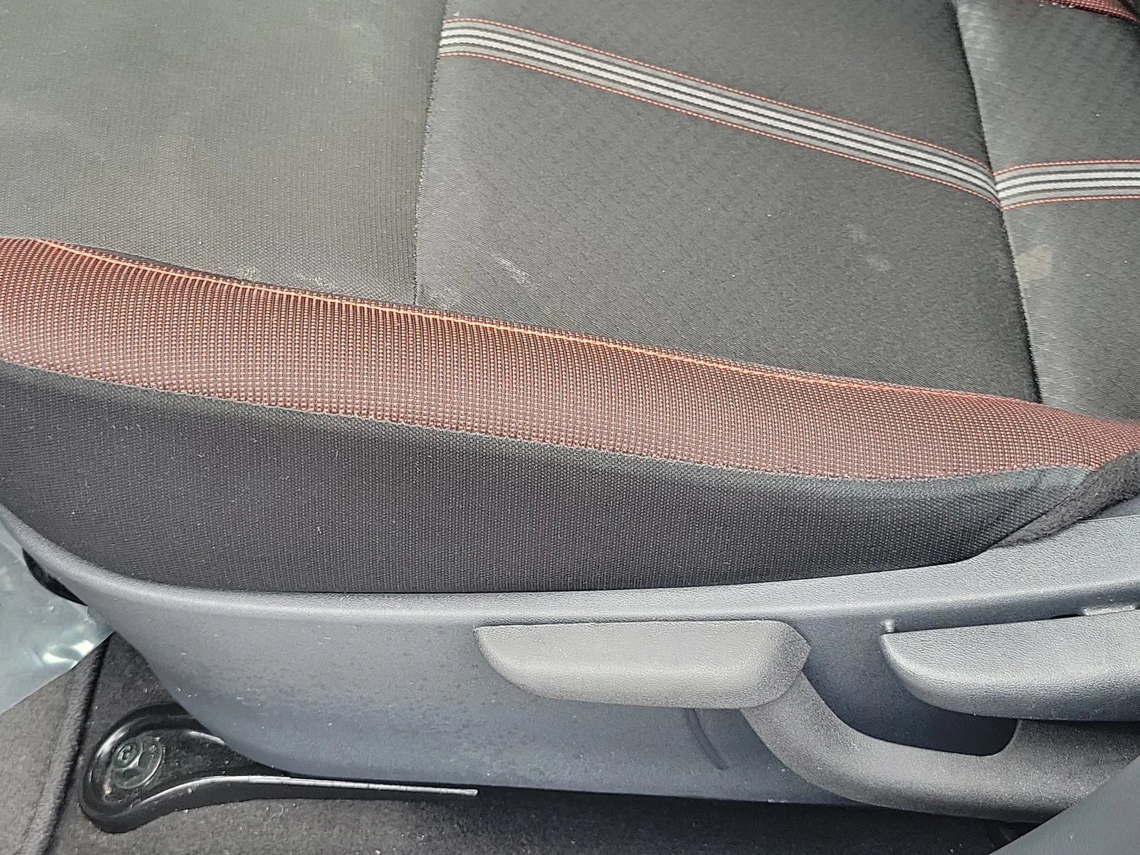 2025 Nissan Versa SR photo 16