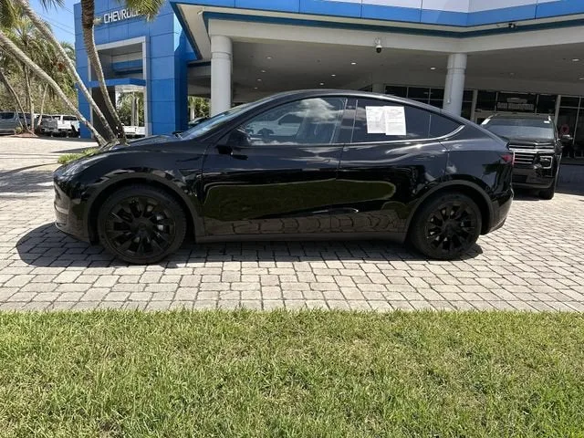 2023 Tesla Model Y Long Range photo 32