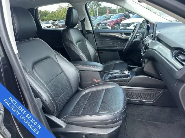 2021 Ford Escape Titanium photo 29