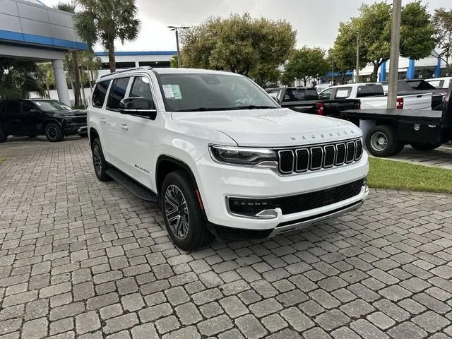 2024 Jeep Wagoneer L Series II photo 16