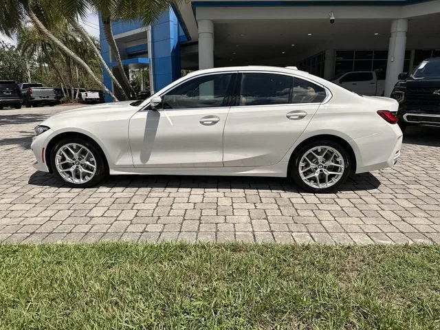 2025 BMW 3 Series 330i photo 32