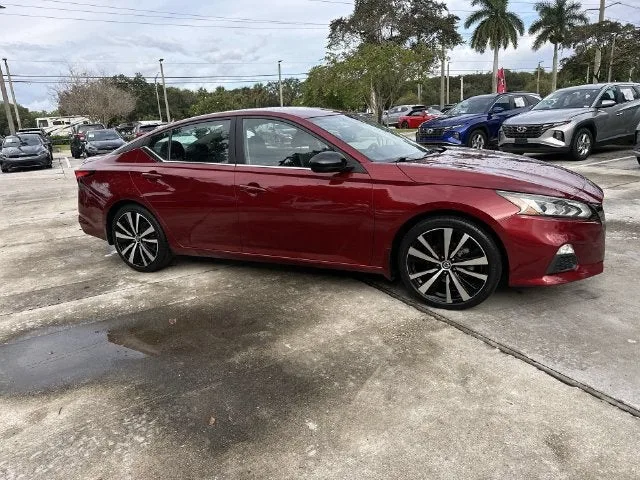 2022 Nissan Altima 2.5 SR photo 15