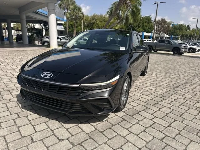 2024 Hyundai Elantra SEL photo 20