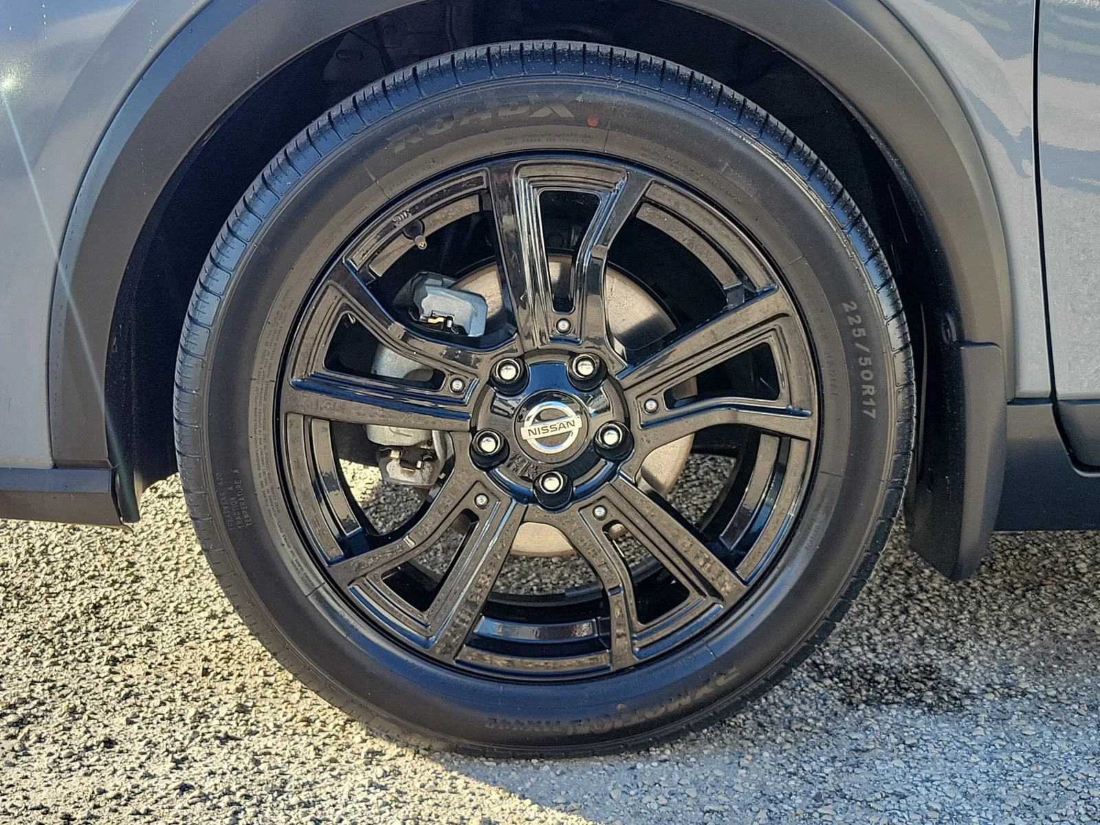 2021 Nissan Kicks SR photo 9