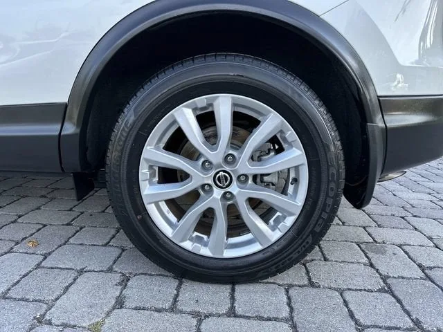 2022 Nissan Rogue Sport SV photo 11
