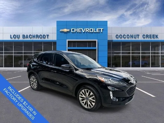 2021 Ford Escape Titanium photo 2