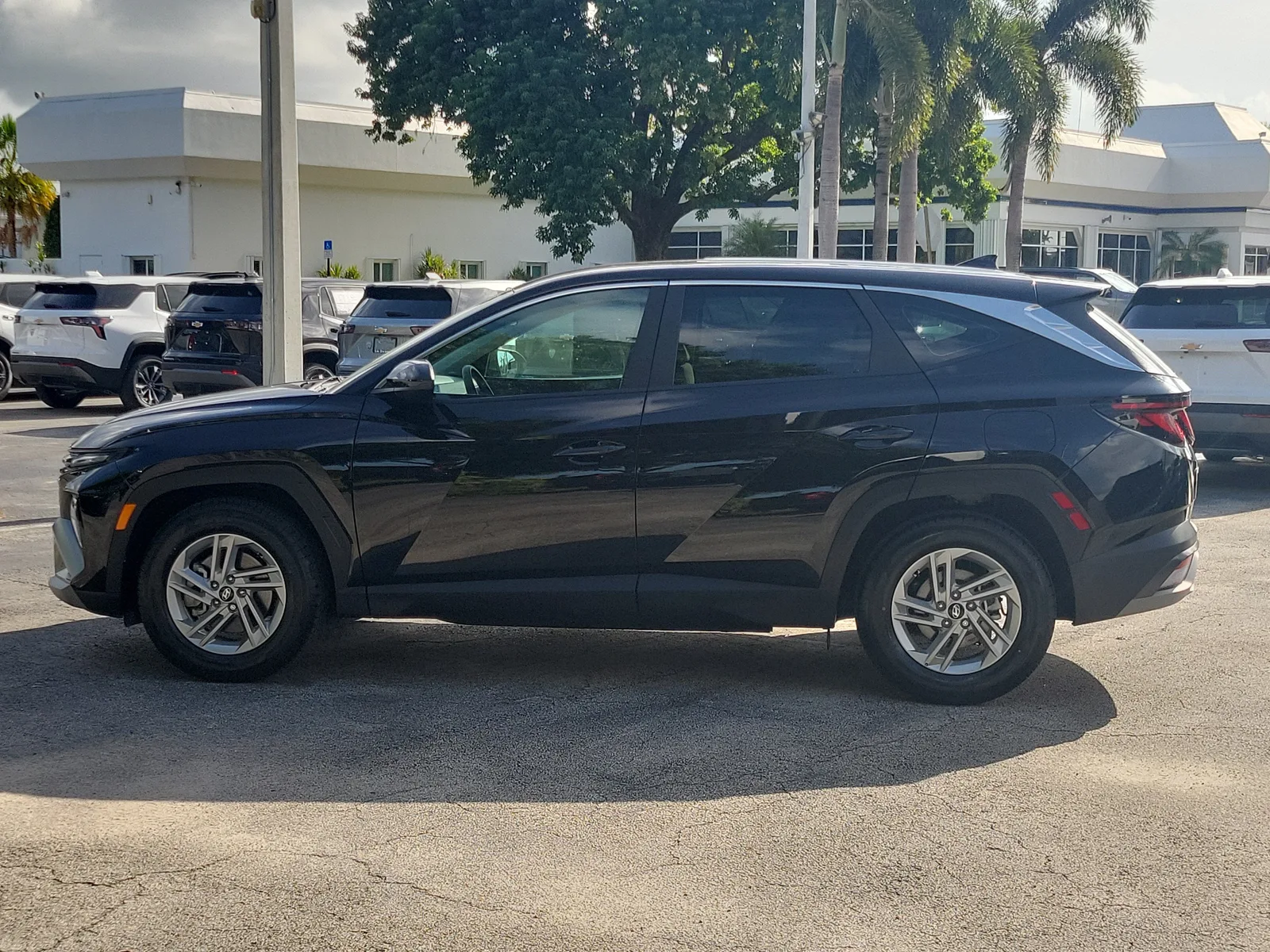 2025 Hyundai Tucson SE photo 6