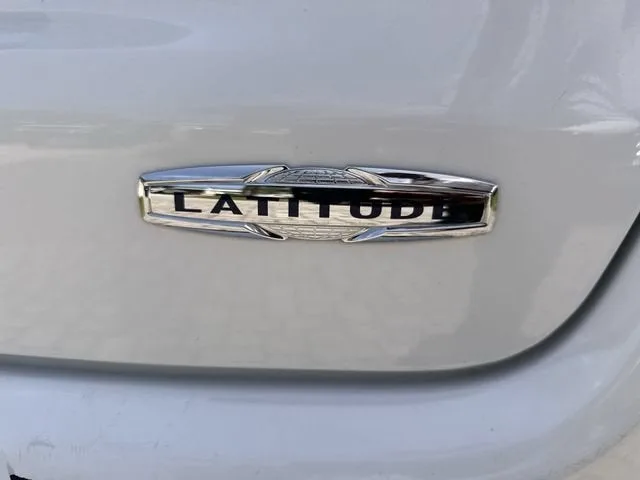 2024 Jeep Compass Latitude photo 38