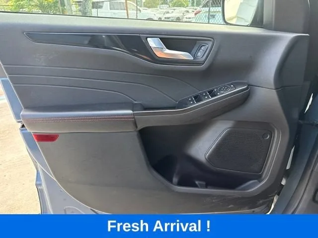 2025 Ford Escape ST-Line photo 12