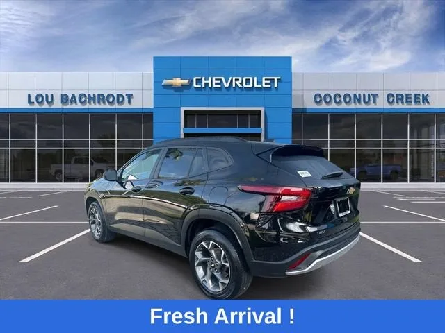 2024 Chevrolet Trax LT photo 6