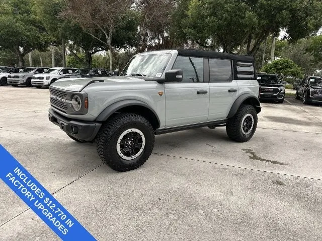 2023 Ford Bronco Base photo 21