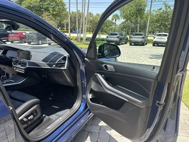 2021 BMW X7 xDrive40i photo 23