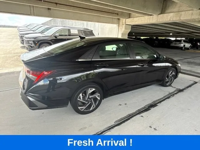 2025 Hyundai Elantra SEL Convenience photo 14