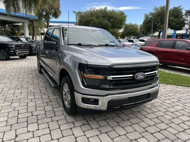 2025 Ford F-150 XLT photo 17
