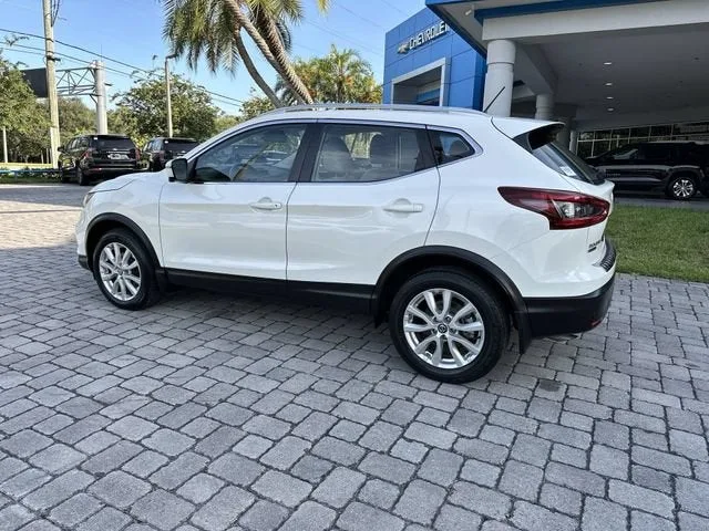 2022 Nissan Rogue Sport SV photo 32