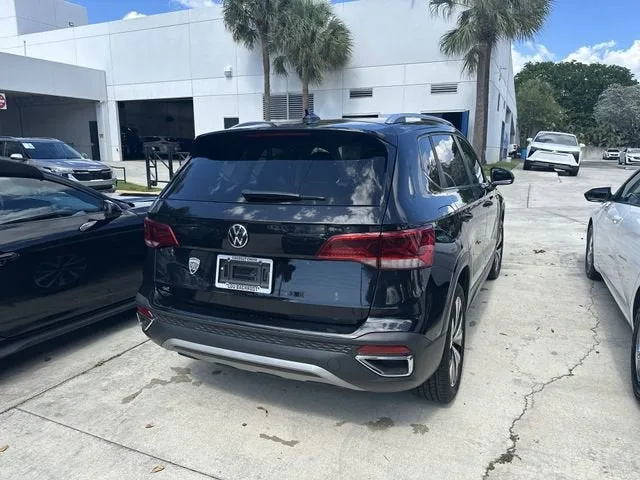 2024 Volkswagen Taos SE photo 20