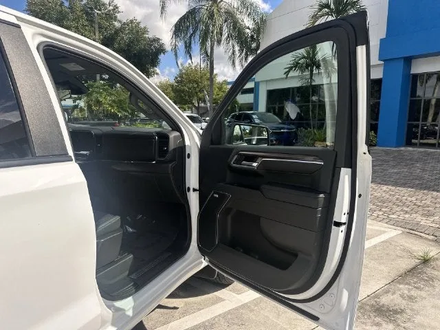 2024 Chevrolet Silverado 1500 RST photo 23