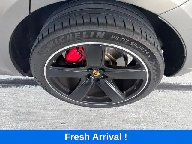 2018 Porsche Macan Turbo photo 18