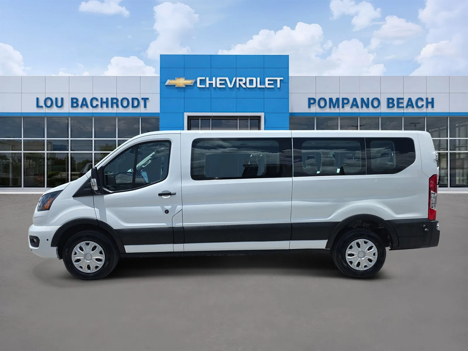 2024 Ford Transit Passenger Wagon XL photo 4