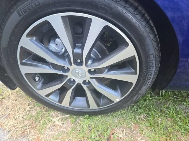 2020 Hyundai Elantra GT 5DR HB AT photo 20