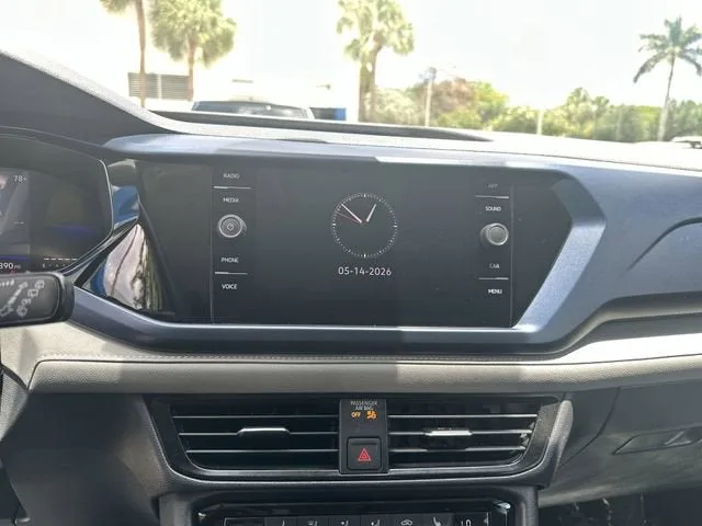 2024 Volkswagen Taos SE photo 19