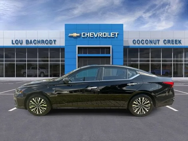 2025 Nissan Altima SV photo 5