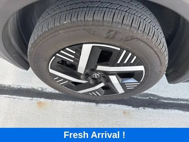 2025 Nissan Kicks SV photo 18